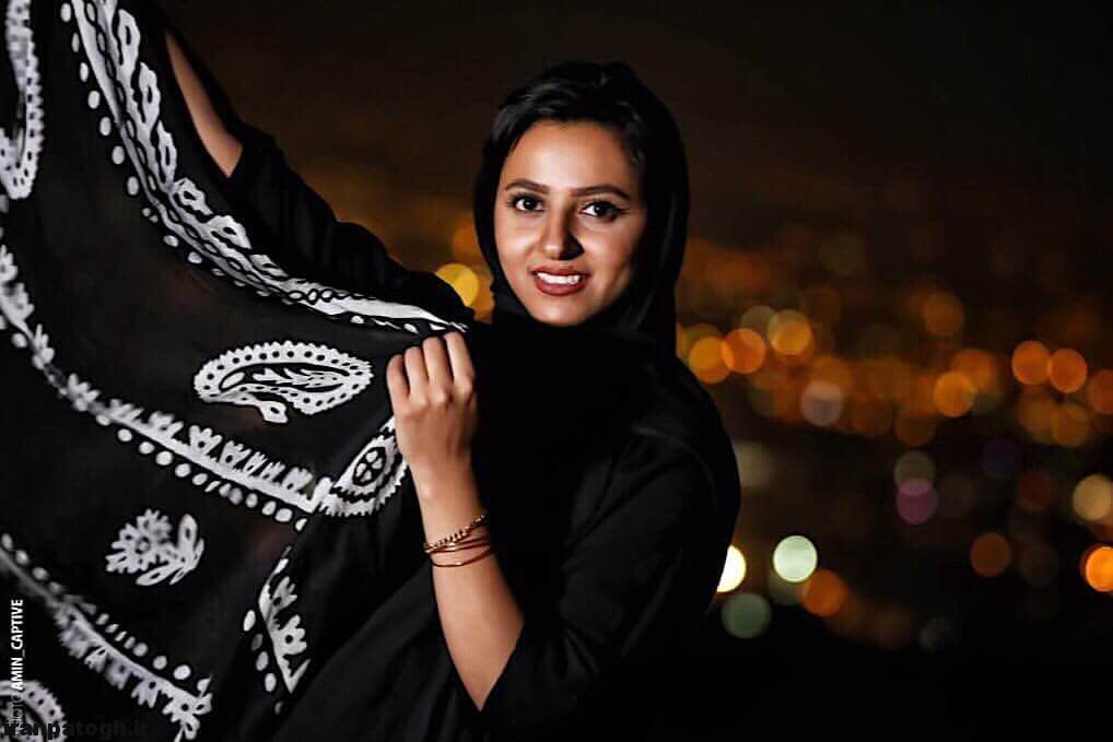 عکس های یلدا عباسی بی حجاب خواننده زیبای ایرانی