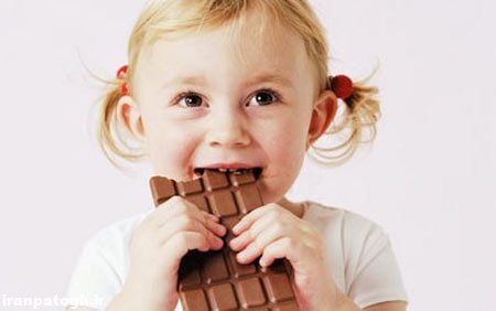 مضرات شکلات و آبنبات برای کودکان, زمان دادن شکلات و چگونگی آن به کودک,عوارض مصرف شکلات ,عوارض مصرف آبنبات مکیدنی برای کودک 
