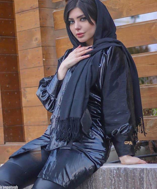 نیلوفر بهبودی مدل ایرانی